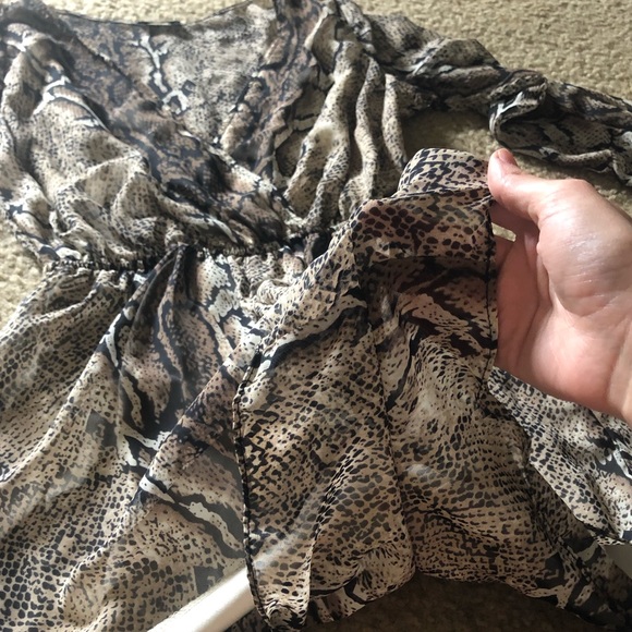 SNAKE SKIN ROMPER 🐍🖤 - Picture 4 of 8